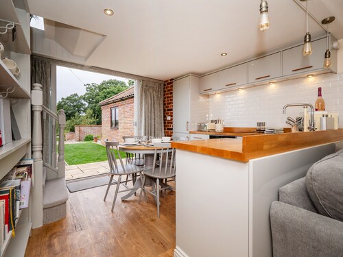 Maple Barn: Lux Rural Retreat Near Norfolk Coast