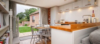 เมเปิล บาร์น: ลักซ์ รูรัล รีทรีท เนียร์ นอร์ฟอล์ก โคสต์