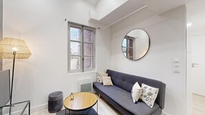 Living area - Hypercentre 27m² air-conditioned (Toulouse)