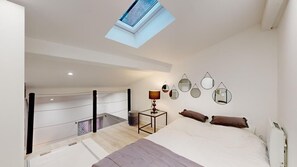 1 habitación, tabla de planchar con plancha, wifi gratis y ropa de cama 