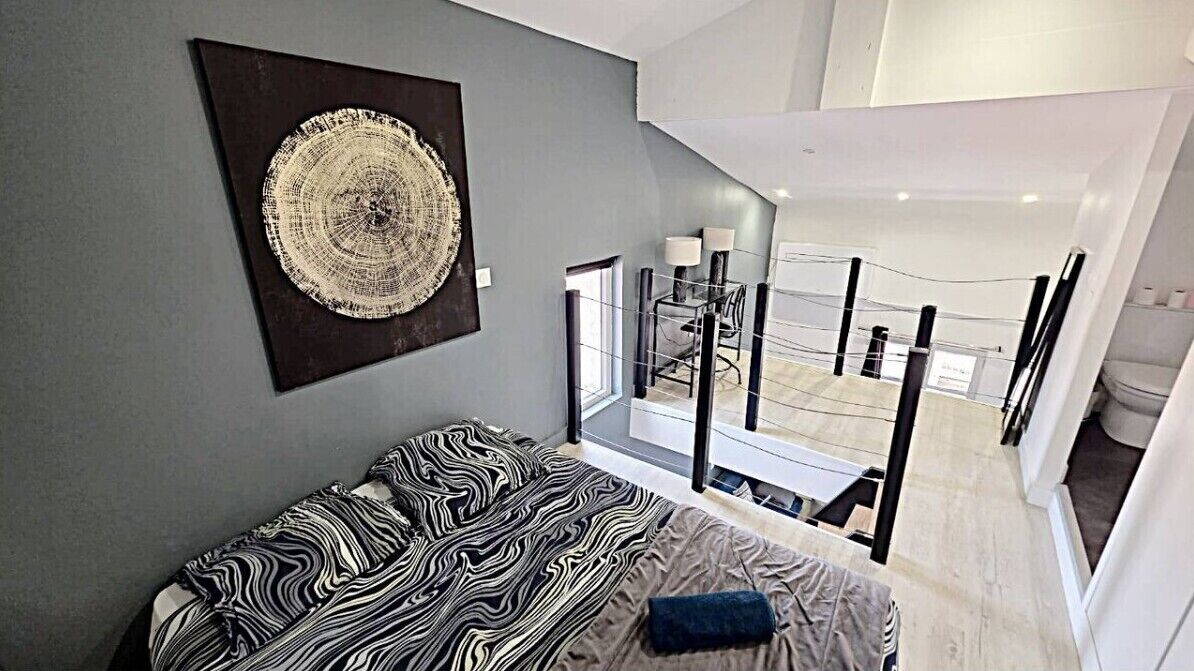 WiFi (free), bed sheets