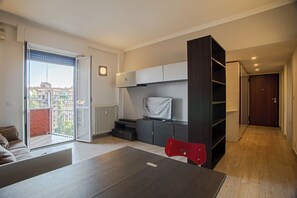 Apartment (1 Bedroom) | Front of property - Palmanova 215 (Milan)