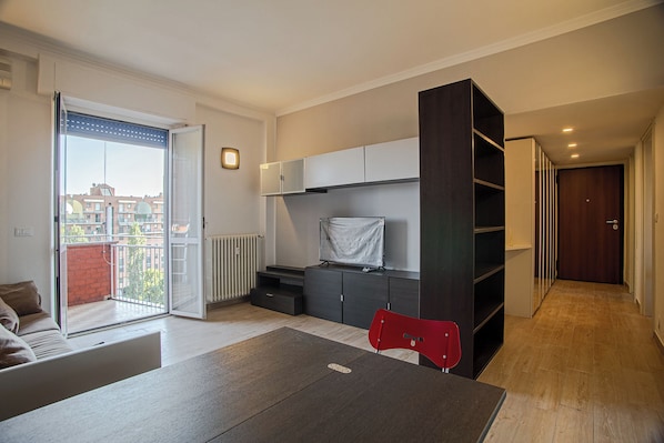 Front of property - Palmanova 215 (Milan)