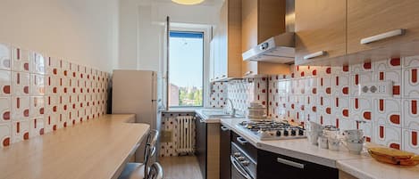 Apartment (1 Bedroom) | Private kitchen | Microwave, oven, electric kettle, highchair