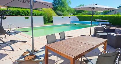 Villa à Saint-Denis avec piscine et vue sur les Pyrénées