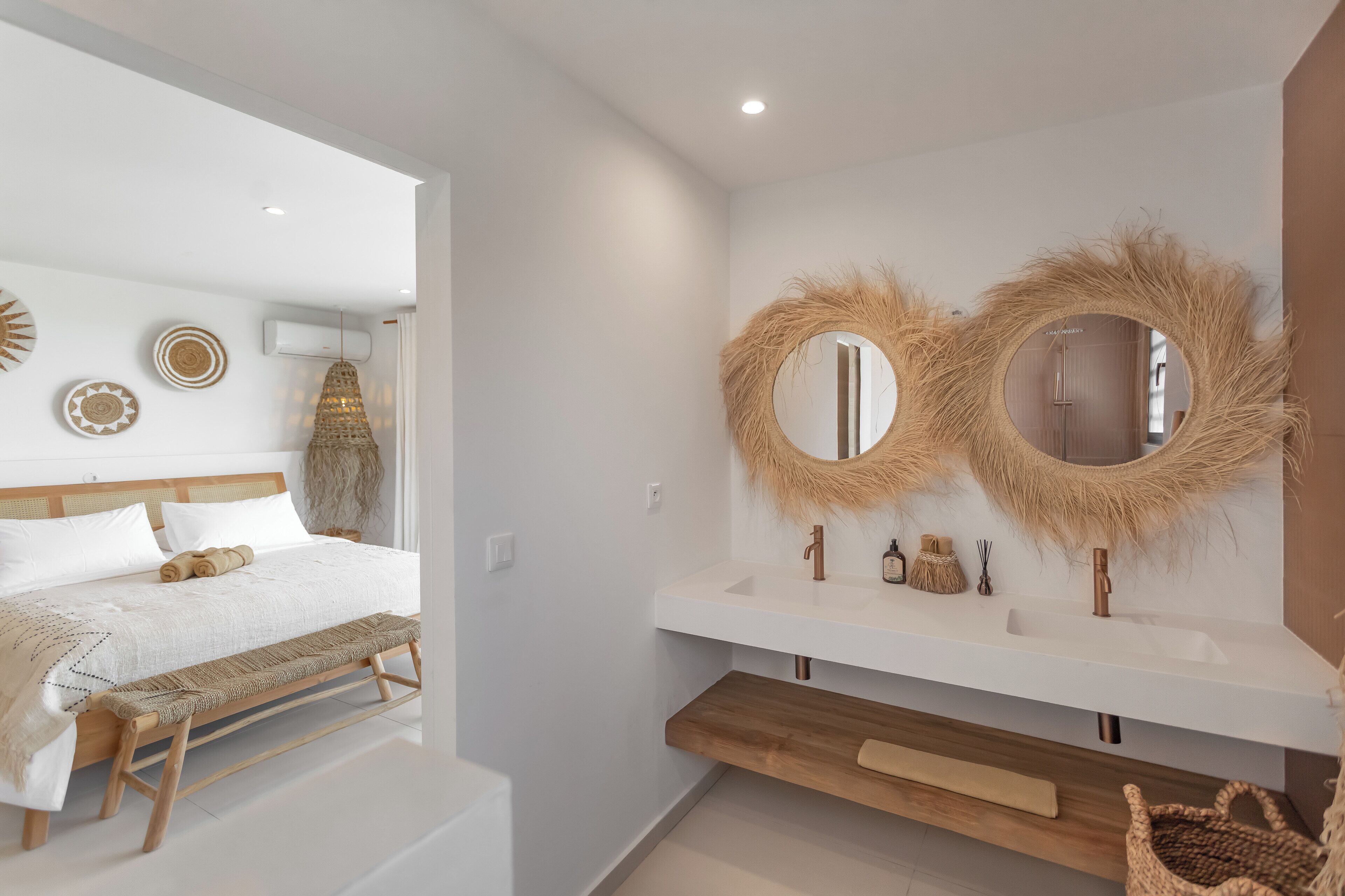 3 bedrooms, in-room safe, iron/ironing board, WiFi
