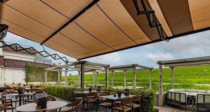 Quiet Wellness Getaway | Spa, Pool & Relaxing Beach Escape | Free Parking