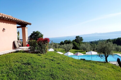 Maison de campagne avec vue sur le lac de Bolsena