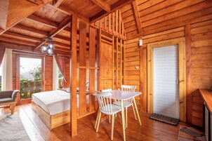 Superior Cabin, Mountain View | Desk, laptop workspace, free WiFi