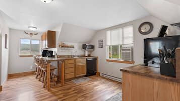 Fridge, microwave, dishwasher, coffee/tea maker