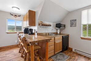 Kühlschrank, Mikrowelle, Geschirrspüler