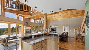 Interior - Eagles Landing Lodge (Lead)