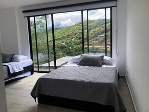 5 bedrooms, Internet, wheelchair access
