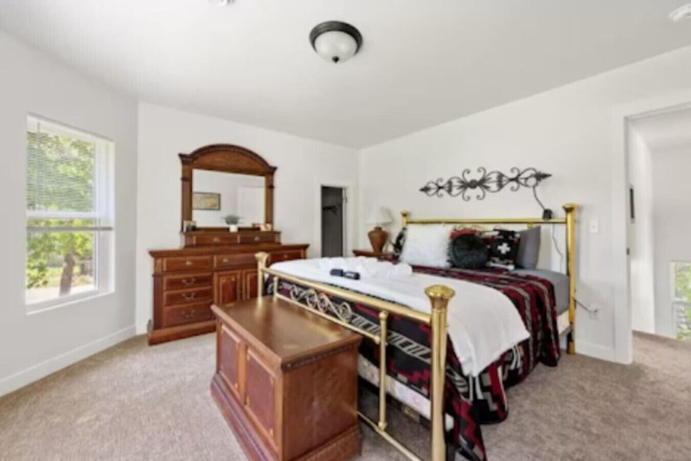 書桌、熨斗/熨衫板、Wi-Fi、床單