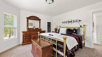 办公桌、熨斗/熨衣板、WiFi、床单