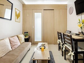 TV - The Golden Shore Suites (Pasay City)
