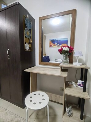 1 chambre, fer et planche à repasser, accès Internet, draps fournis