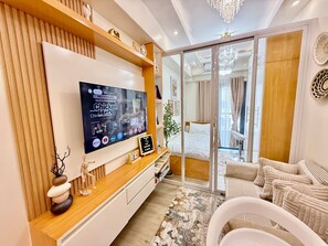 2 bedrooms, iron/ironing board, Internet, bed sheets