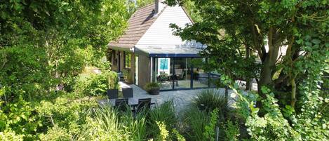 المنشأة من الخارج