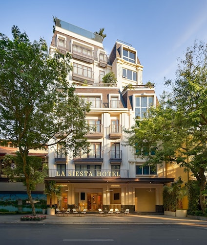 ラ シエスタ プレミアム レイクサイド