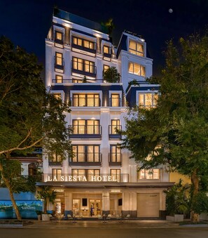 Front of property - La Siesta Premium Lakeside (Hanoi)