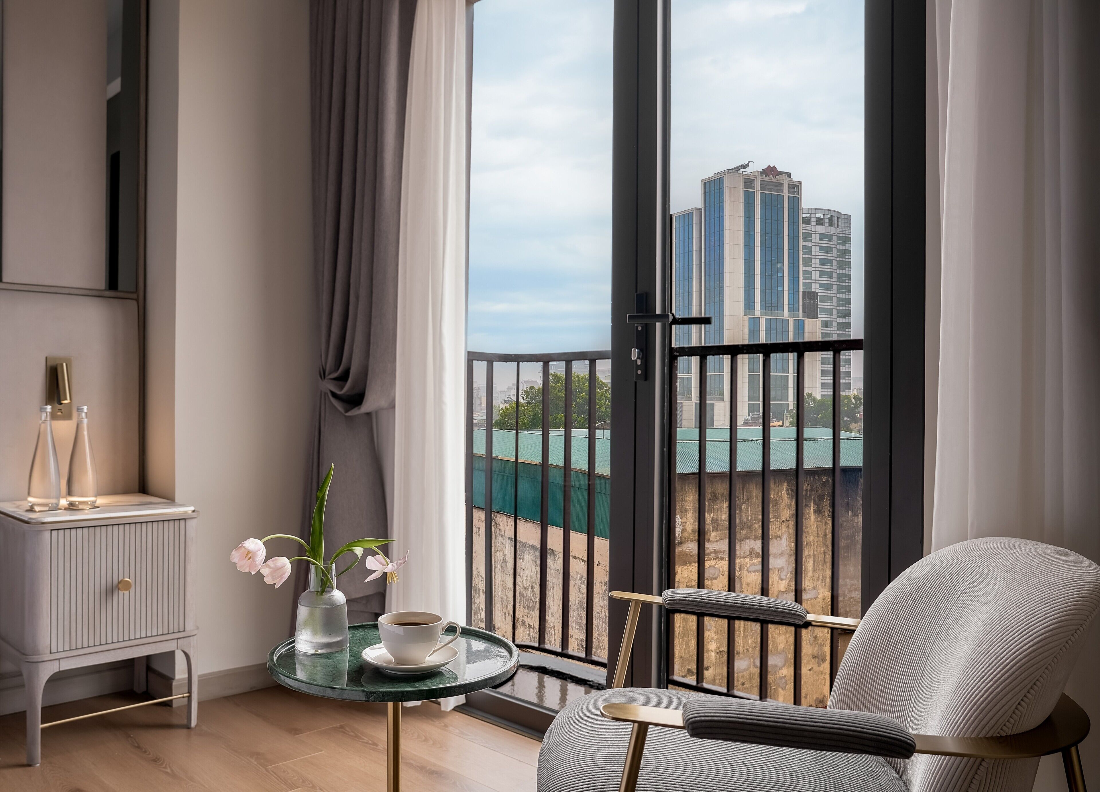 行政双人房或双床房 | 迷你吧、客房内保险箱、办公桌、笔记本电脑工作区