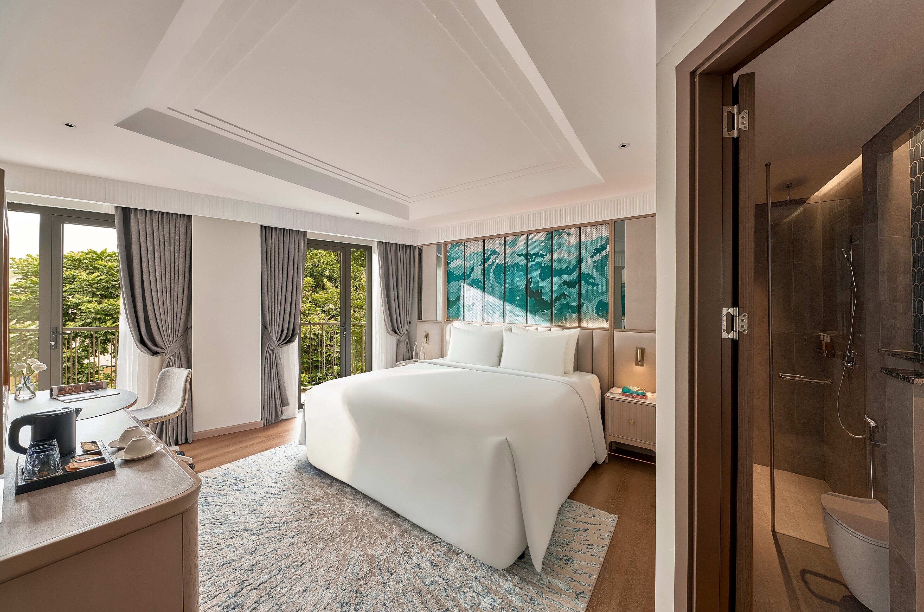 Junior Suite, Balcony, City View | Minibar, in-room safe, desk, laptop workspace