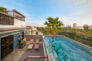 Sundeck - La Siesta Premium Lakeside (Hanoi)