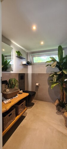 Modern vacation bungalow in the Neuhof forest settlement on the Großer Wünsdorfer See lake