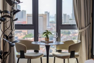 Deluxe Studio, 1 Katil Raja (King), City View | Wi-fi percuma 