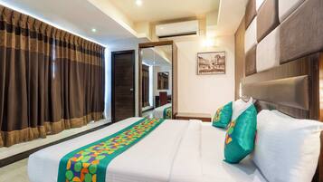 Deluxe Double Room | Blackout curtains