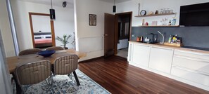 2 habitaciones, tabla de planchar con plancha y wifi gratis 