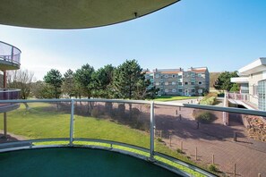 Apartamento conforto, 2 quartos | Sacada