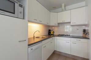 Comfort Apartment, 2 Bedrooms | Private kitchen