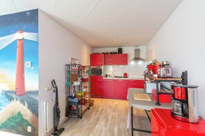 ดีลักซ์อพาร์ทเมนท์, 2 ห้องนอน | ครัวส่วนตัว | ตู้เย็น, ไมโครเวฟ, เตาอบ, เครื่องล้างจาน