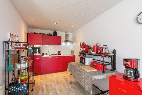 Leilighet – deluxe, 2 soverom | Eget kjøkken | Kjøleskap, mikrobølgeovn, ovn og oppvaskmaskin