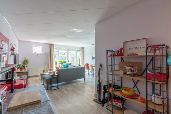 Deluxe Apartment, 2 Bedrooms | Living room - Gorgeous Seaside Apartment (Julianadorp)