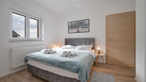 4 chambres, fer et planche à repasser, Wi-Fi gratuit, draps fournis