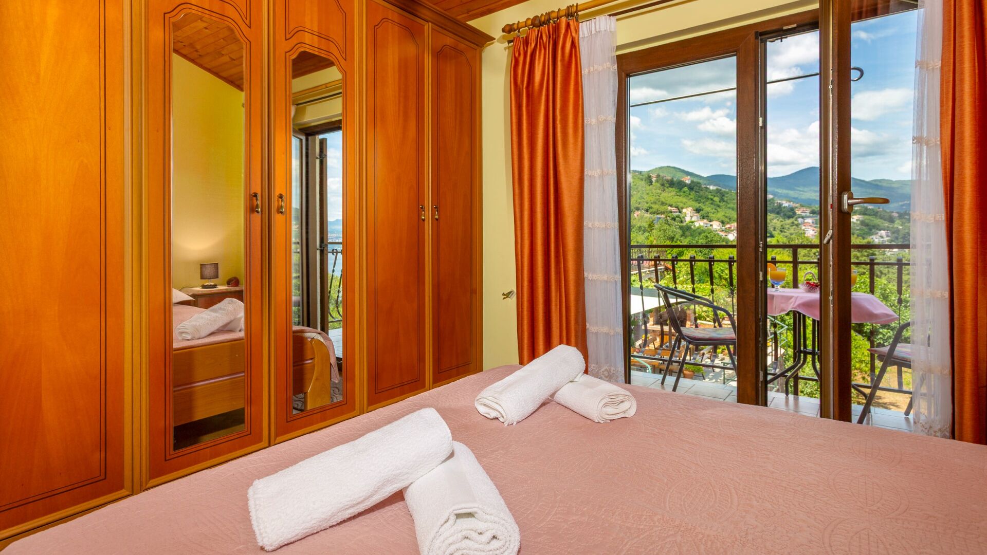 1 chambre, fer et planche à repasser, Wi-Fi gratuit, draps fournis