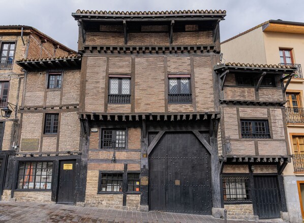 Exterior - APTC ETXEA Hostel (Vitoria-Gasteiz)