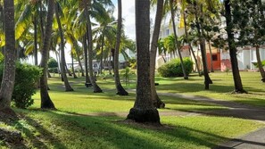 Property grounds - ST FRANCOIS VOTRE TI BONHEUR UNCOMPROMISING PARADISE SWIMMING POOL AND BEACH 100M AWAY (Saint-François)