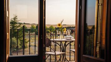 Standard Twin Room, Balcony | Desk, laptop workspace, free WiFi, bed sheets