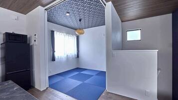 Rom, 3 soverom, ikke-røyk (A) | Blendingsgardiner, wi-fi (inkludert) og sengetøy