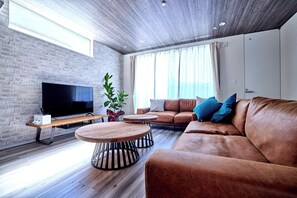 AileHouse A (Whole house) Non Smoking | Living room