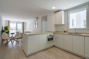 Fridge, microwave, oven, dishwasher