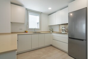 Fridge, microwave, oven, dishwasher