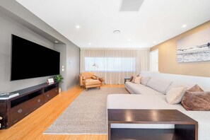 TV, offices