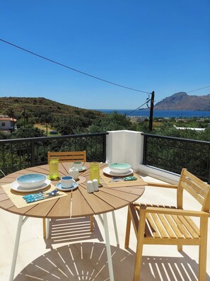 Studio, balkong, sjøutsikt | Terrasse/patio