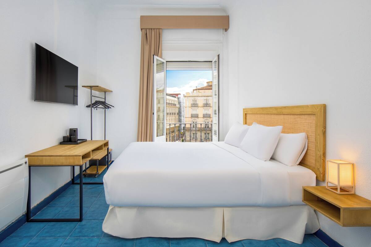 Deluxe Double Room, City View | In-room safe, free WiFi