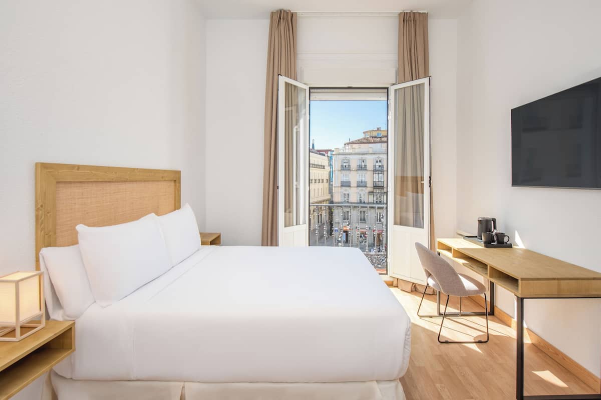 Deluxe Double Room, City View